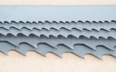 张家口带锯床上的钢丝刷，对于带锯条的重要性